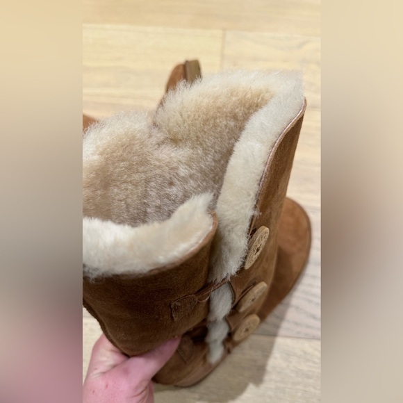 ❌SOLD❌Uggs Bailey Button - Picture 5 of 5